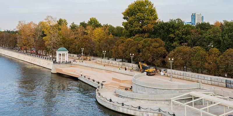 От тенниса до игры в городки: в Парке Горького обустраивают новый спортивный кластер
