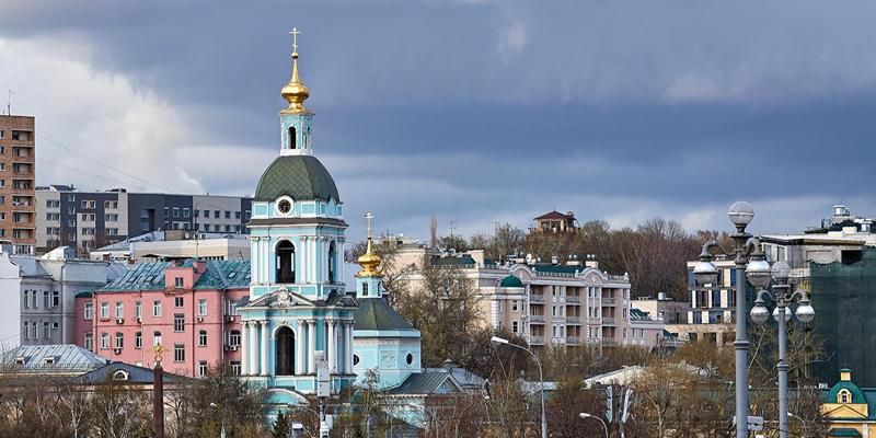 До 17 метров в секунду: москвичей предупредили о сильном ветре