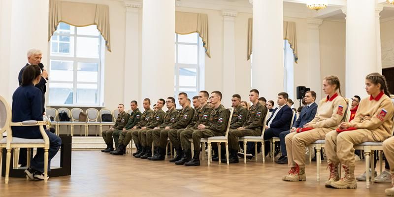 Диалоги с героями проходят в столице в рамках марафона патриотических мероприятий