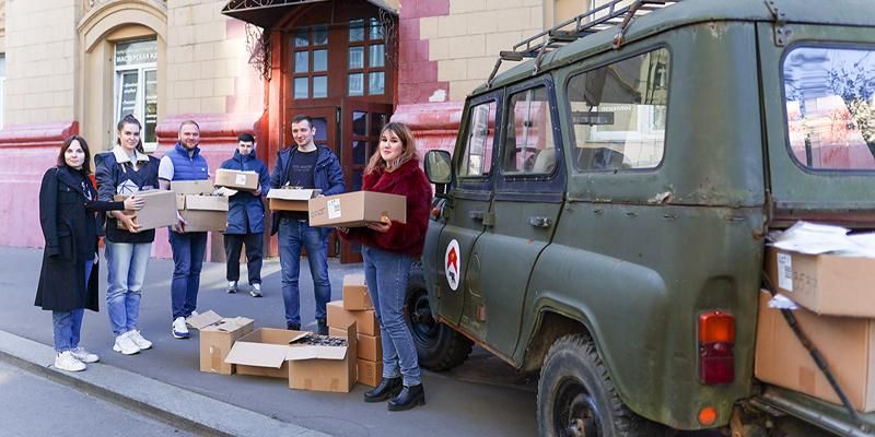 Волонтеры Мещанского района регулярно отправляют гуманитарную помощь бойцам СВО