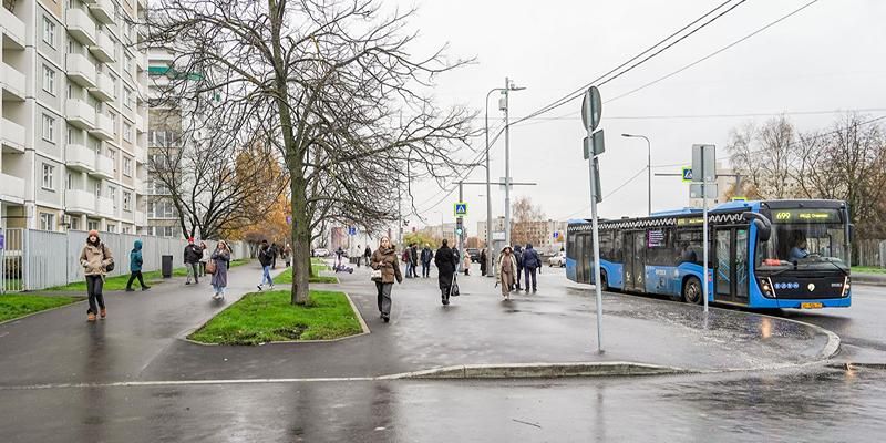 На юго-западе Москвы благоустроили улицу Миклухо-Маклая