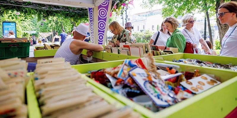 На Чистопрудном бульваре работает винтажный маркет, посвященный пионерии