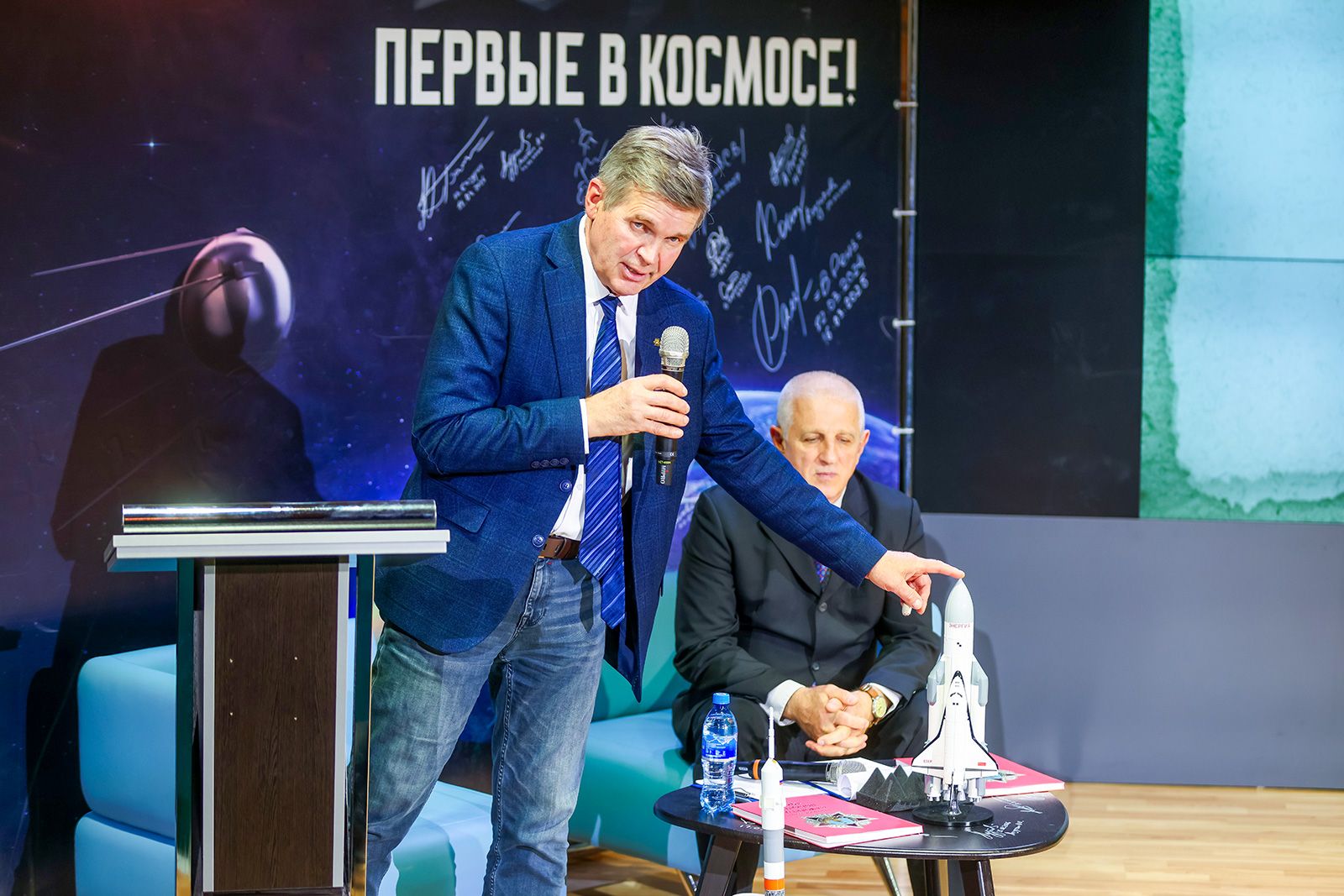 Более пяти тысяч школьников посетили фестиваль науки в Московском дворце пионеров