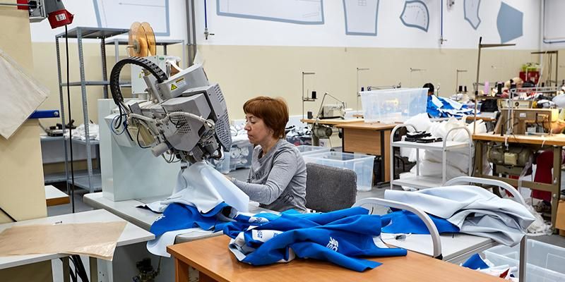 Оборот столичных производителей одежды и текстиля вырос на 42 процента в 2024 году