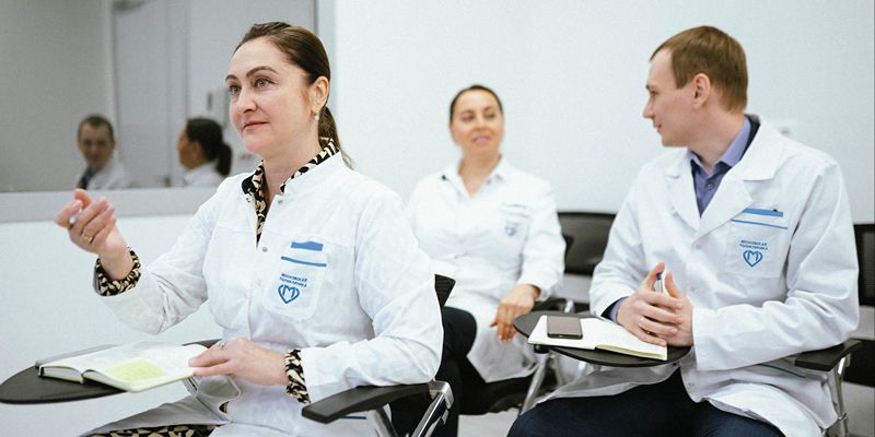Более 1500 сотрудников отремонтированных поликлиник прошли обучение в Кадровом центре Депздрава с начала года