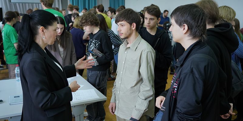 В столичном Колледже сферы услуг прошла ярмарка вакансий и встреча с работодателями