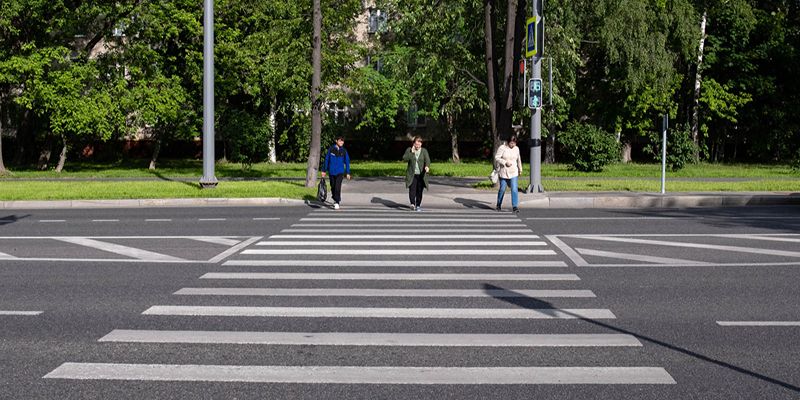 Около остановок и соцобъектов на улице Шаболовке появится 13 пешеходных переходов