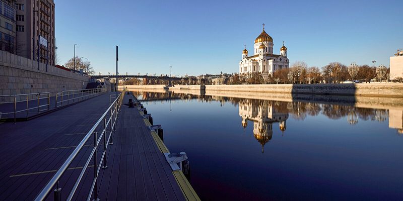 Московские набережные начали готовить к открытию навигации