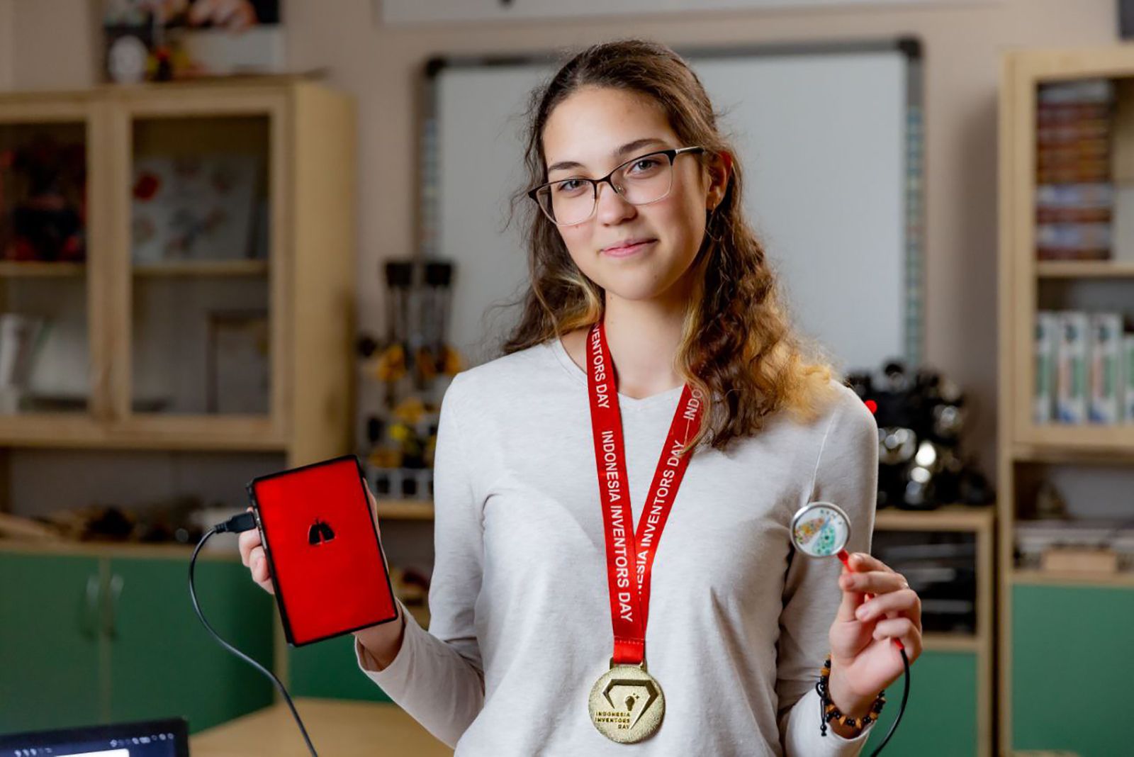 Робот-муравей, сурдоперчатка и цифровой стетоскоп: что изобретают московские школьники