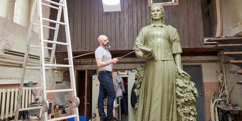 Классический метод: как воссоздают скульптуры павильона «Советская культура» на ВДНХ