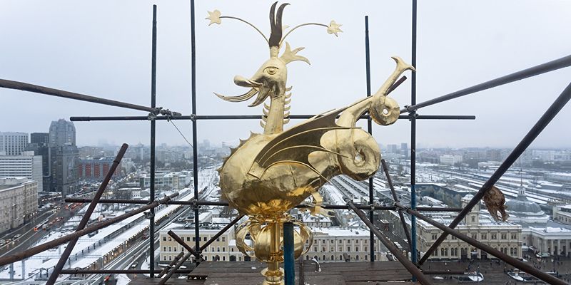 Золотой дракон зилант вернулся на главную башню Казанского вокзала
