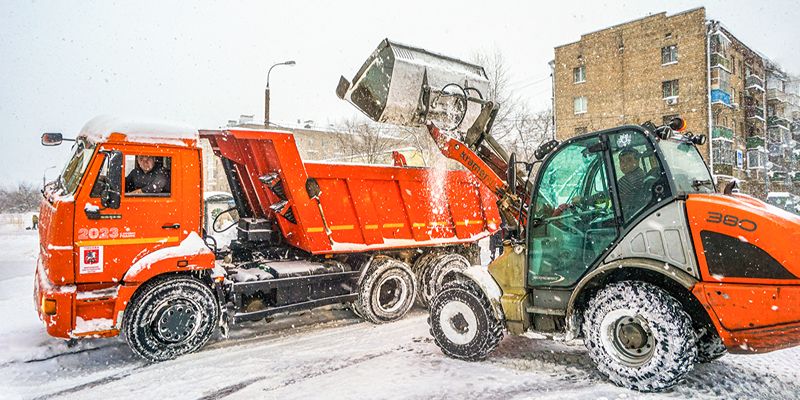 Коммунальные службы продолжают работать в усиленном режиме