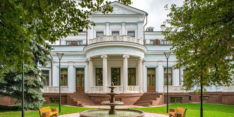 Саркофаг с мумией и кружок интеллигенции: история особняка Морозовой на Смоленском бульваре