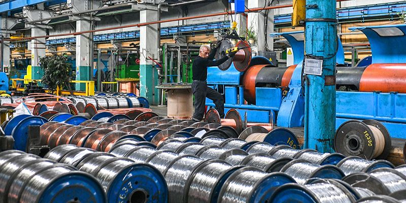 Кабельный завод увеличил выработку на 20 процентов благодаря участию в нацпроекте «Производительность труда»