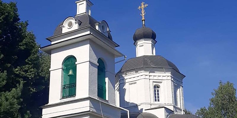 Фасадам церкви Рождества Христова в Южном Бутове вернули исторический цвет