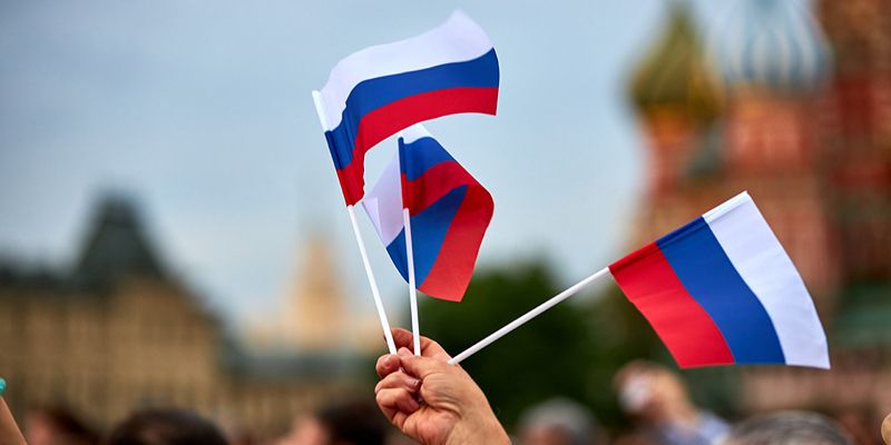 Символ для всей страны: Москва отметит День российского флага