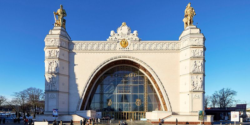 ВДНХ отправит в космос свои символы к пятилетию центра «Космонавтика и авиация»