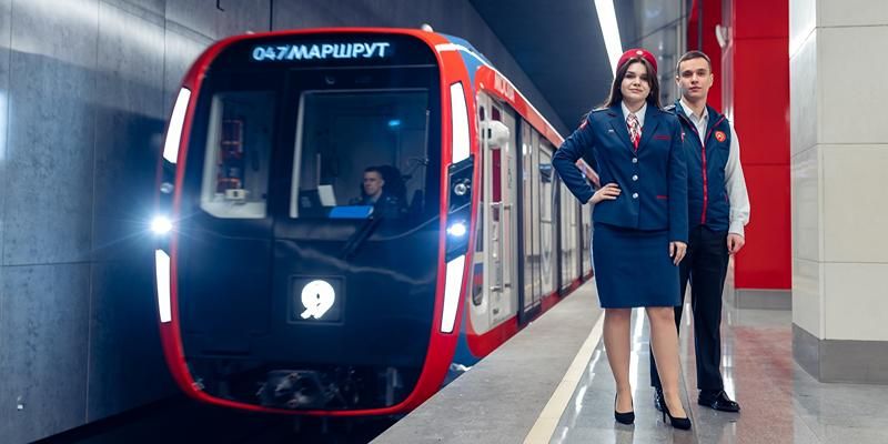 Более 200 профессий. Какие специалисты работают в московском метро — от машинистов до будильщиц