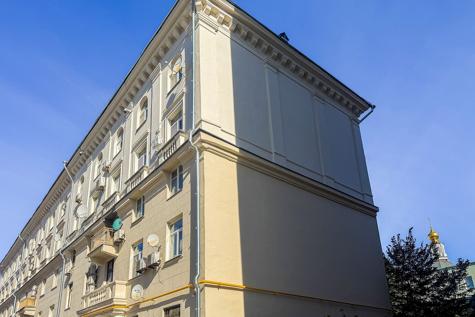 В Москве капитально ремонтируют три дома в стиле неоклассицизма