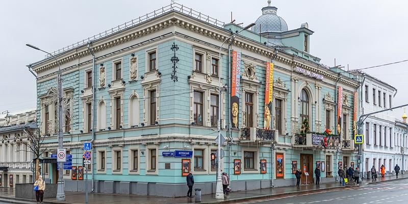 Что объединяет рябчиков со сценой? Как Театр на Трубной и салат оливье встретились под одной крышей