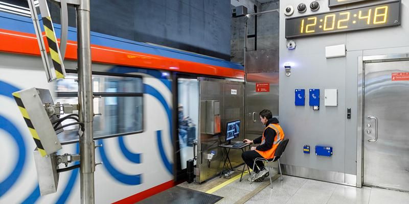 На БКЛ установят систему контроля падения на пути для беспилотного движения поездов