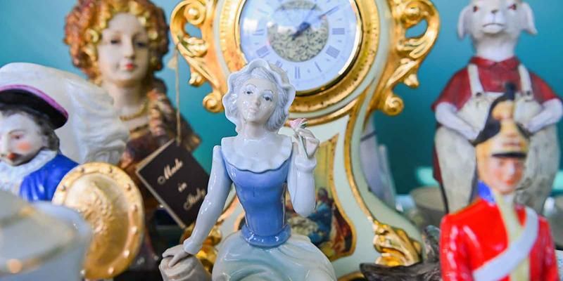 Стекло, фарфор и украшения советской эпохи: что можно увидеть и приобрести на винтажном маркете в «Коломенском»