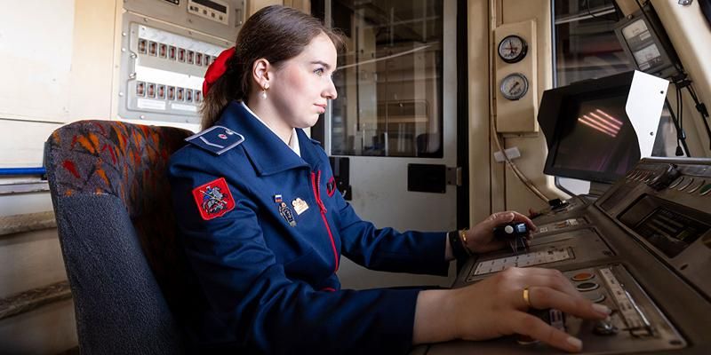 Сокольническая линия стала третьей в Московском метрополитене, где работают женщины-машинисты