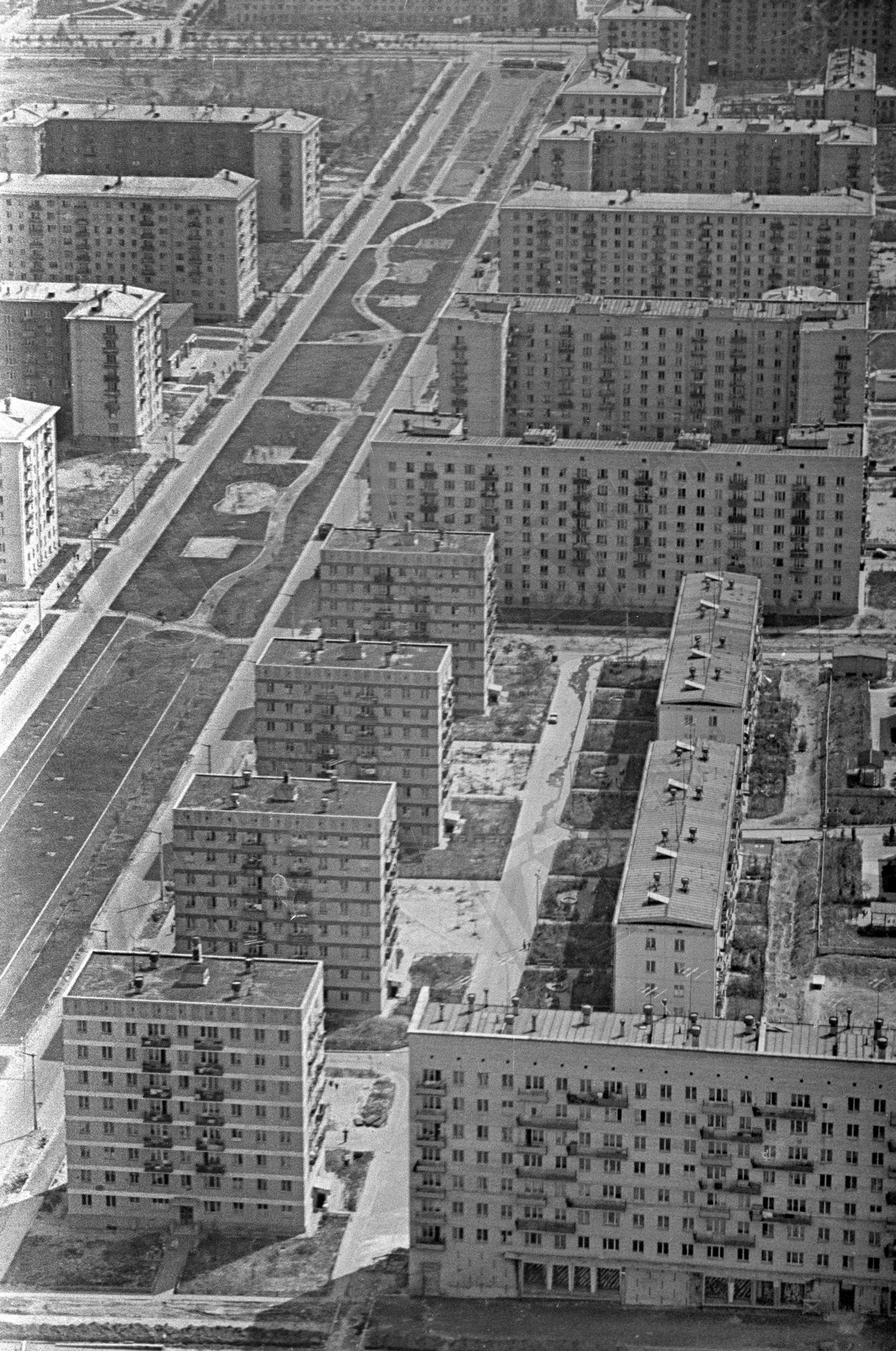 Вид с вертолета на жилой район Новые Черемушки. Москва. 1963 г. Фото Г. Надеждина. Главархив Москвы