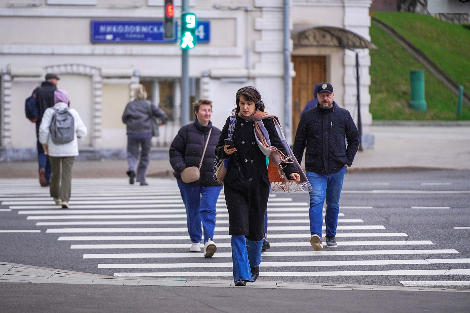 Ветер с порывами до 17 метров в секунду прогнозируют в столице