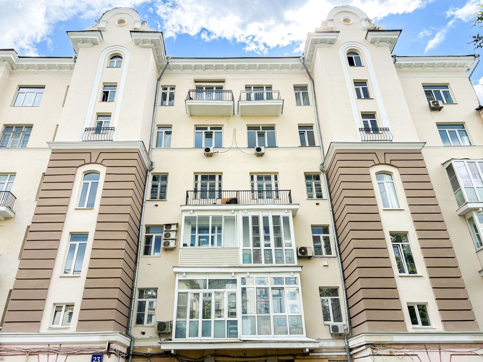 Более 30 домов с люкарнами обновили по программе капитального ремонта в Москве с 2015 года