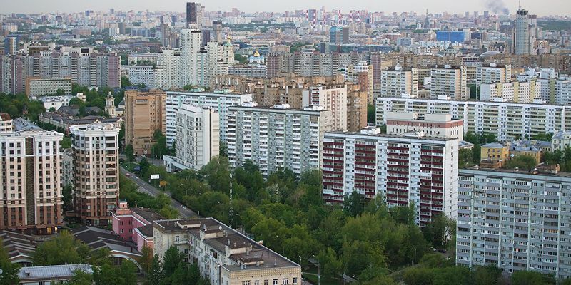 В Москве начали капитальный ремонт крыш жилых домов