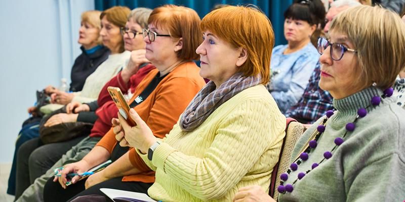 Узнать все о налогах: старшее поколение приглашают на тематические лекции в центрах московского долголетия