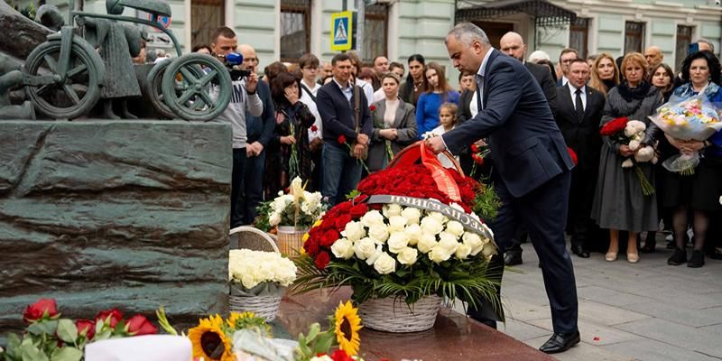 В Москве прошло мероприятие у памятника жертвам трагедии в Беслане