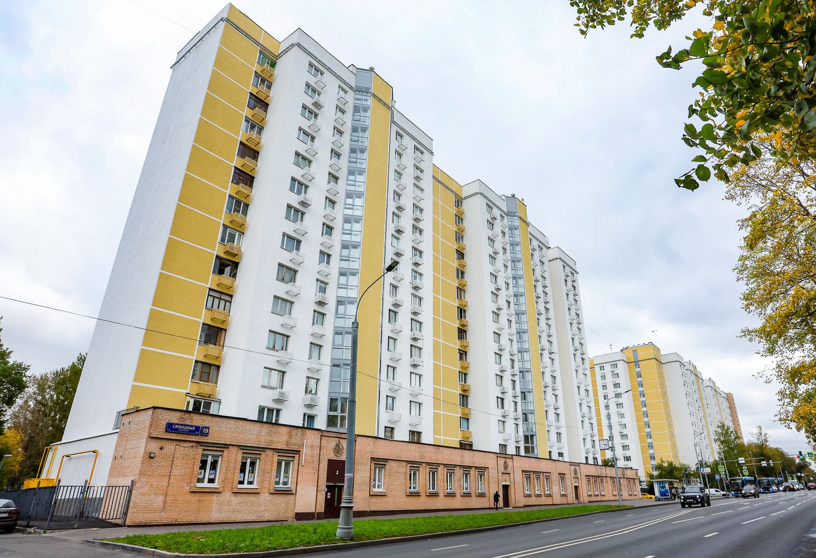 Более 550 фасадов жилых домов обновили в Москве с начала года