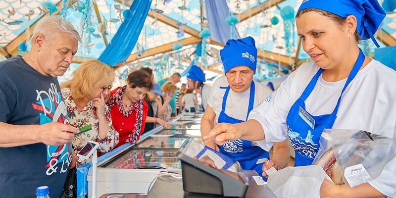 На ярмарках, фестивалях и в крупных магазинах: где представлена продукция рыбного рынка «Москва — на волне»