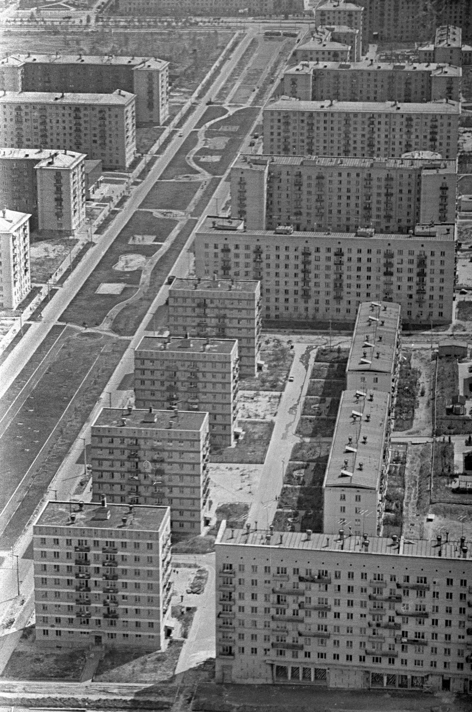 Вид с вертолета на жилой район Новые Черемушки. Москва. 1963 г. Фото Г. Надеждина. Главархив Москвы