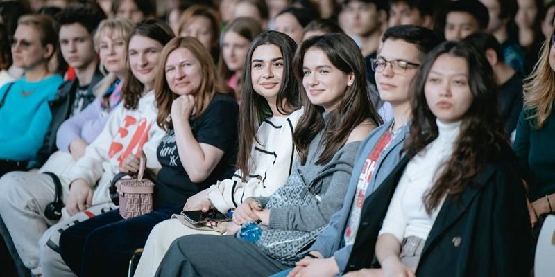 Популярные психологи открыли московским выпускникам секреты спокойствия на экзаменах