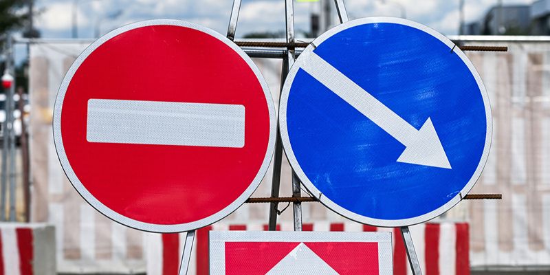 В четырех округах столицы временно изменится схема движения транспорта