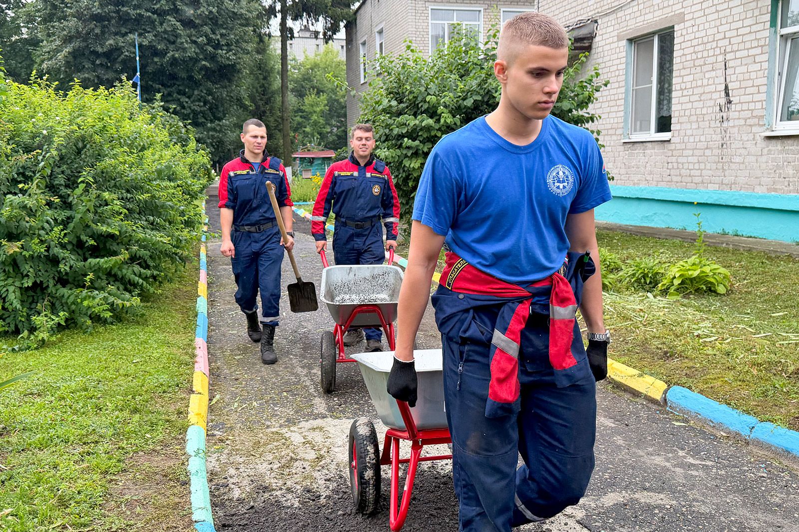 Московские добровольцы-спасатели успешно завершили гуманитарную миссию в Курской области