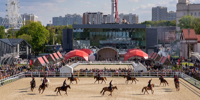 Центр национальных конных традиций на ВДНХ проводит сезон «Лето на коне» грандиозным шоу