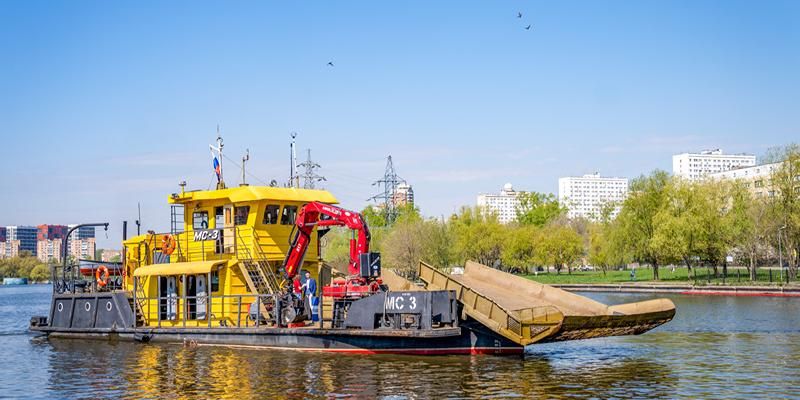 Столичный коммунальный флот собрал 390 тонн мусора с начала летней навигации