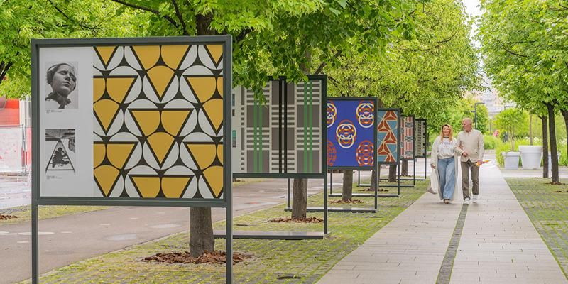 В парке искусств «Музеон» открылась стендовая выставка «Октябрь»