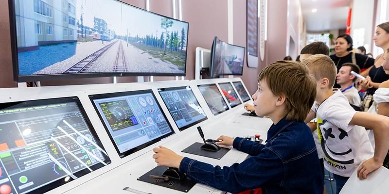 Посоревноваться с роботом и подобрать профессию по скану лица можно на форуме «Москва 2030» в Гостином Дворе