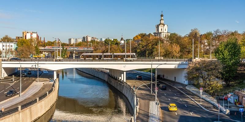 В центре столицы отремонтировали Костомаровский мост