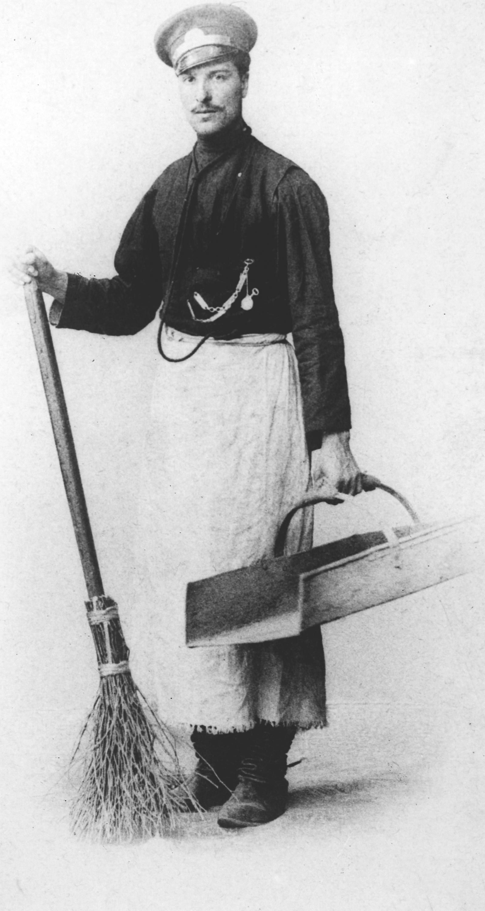 Дворник. 1910–1916 годы. Главархив Москвы
