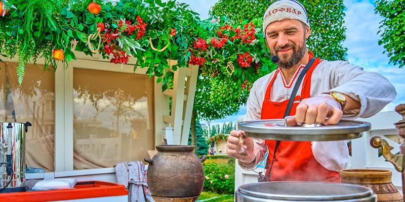 Гастрономическая карта страны: на ВДНХ начался фестиваль «Вкусы России»