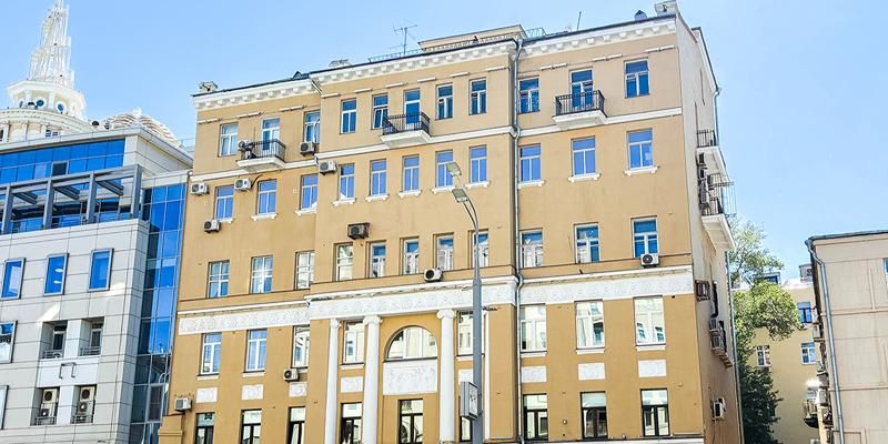 Живая пластика фасадов: с 2015 года в столице обновили 25 жилых домов с женскими образами