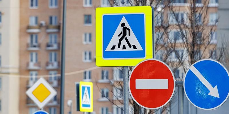 В шести округах столицы временно изменится схема движения транспорта