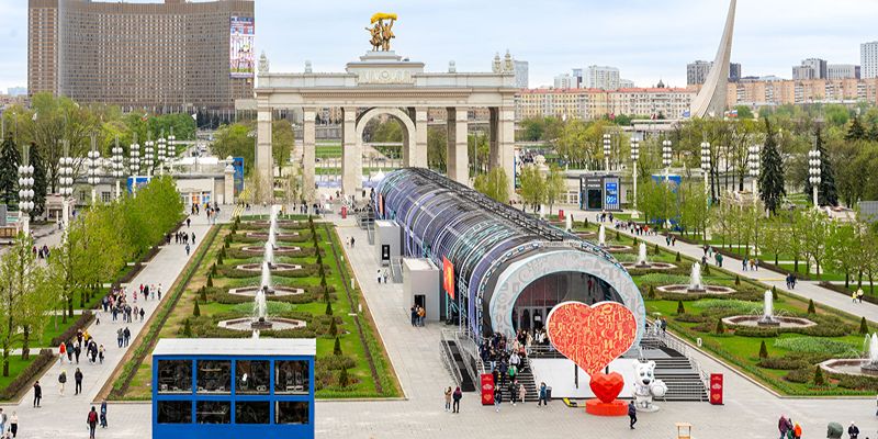 «Дружба народов», «Каменный цветок» и «Ракета»: на ВДНХ открылся сезон фонтанов
