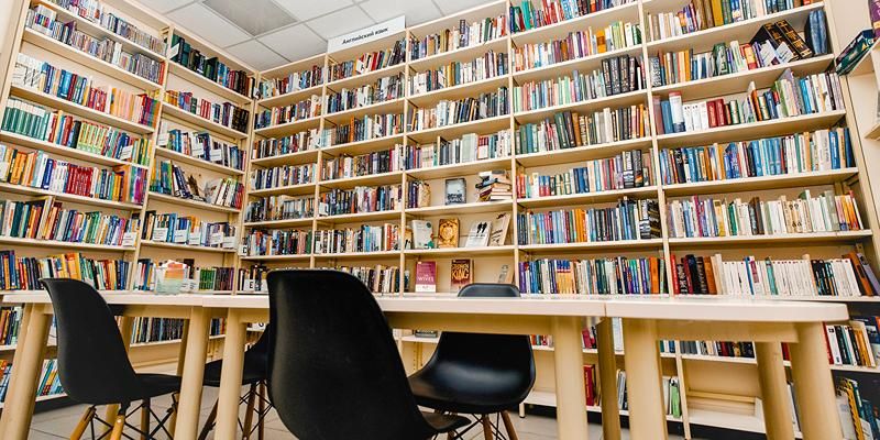 Современная и книгоцентричная. Как работает библиотека имени М.А. Светлова